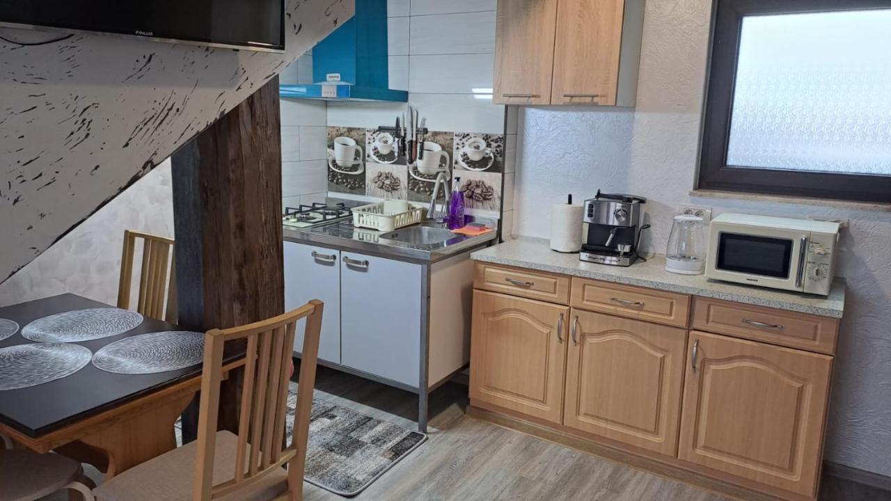 Casa Luna Gura Humorului Luaran gambar