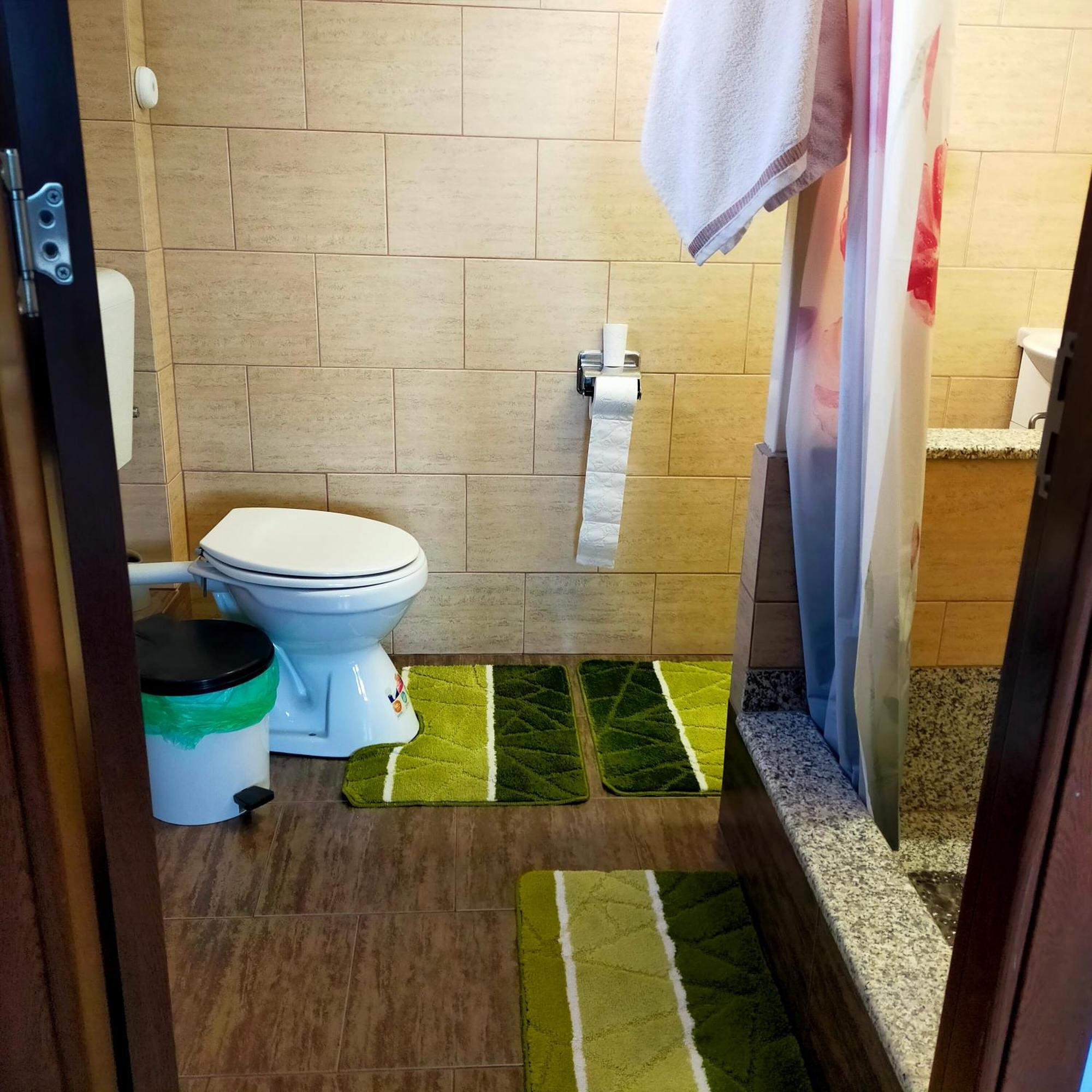 Casa Luna Gura Humorului Bilik gambar